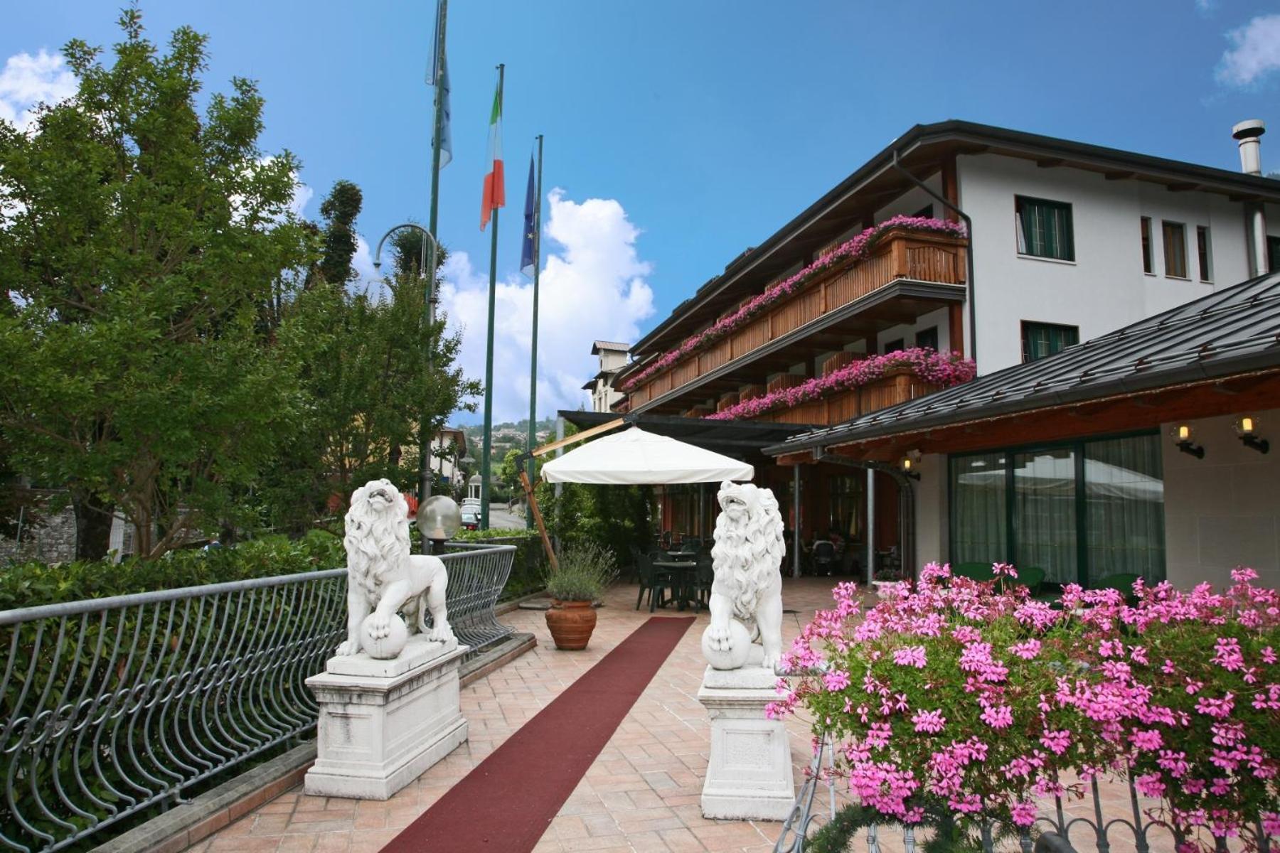 Hotel Centro Benessere Gardel Arta Terme Εξωτερικό φωτογραφία